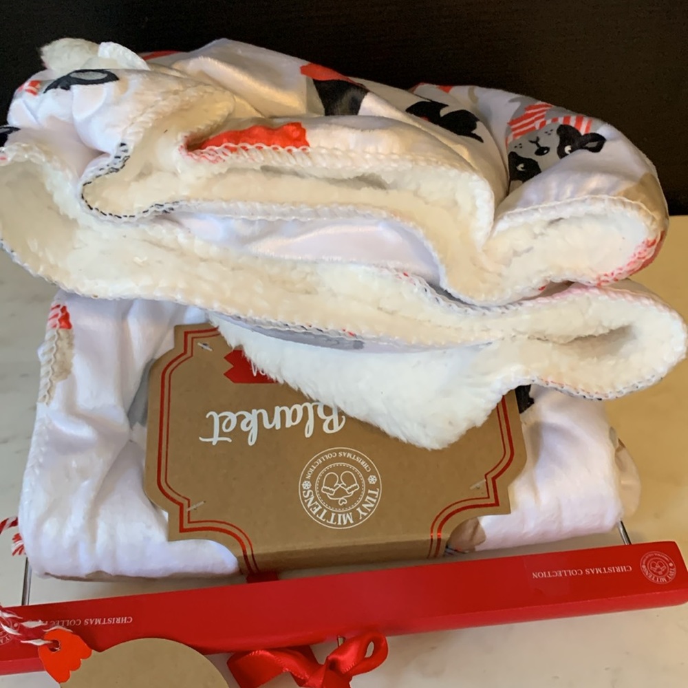 Tiny Mittens Puppy Days of Winter Holiday Reversible Sherpa Baby Blanket - Picture 9 of 10
